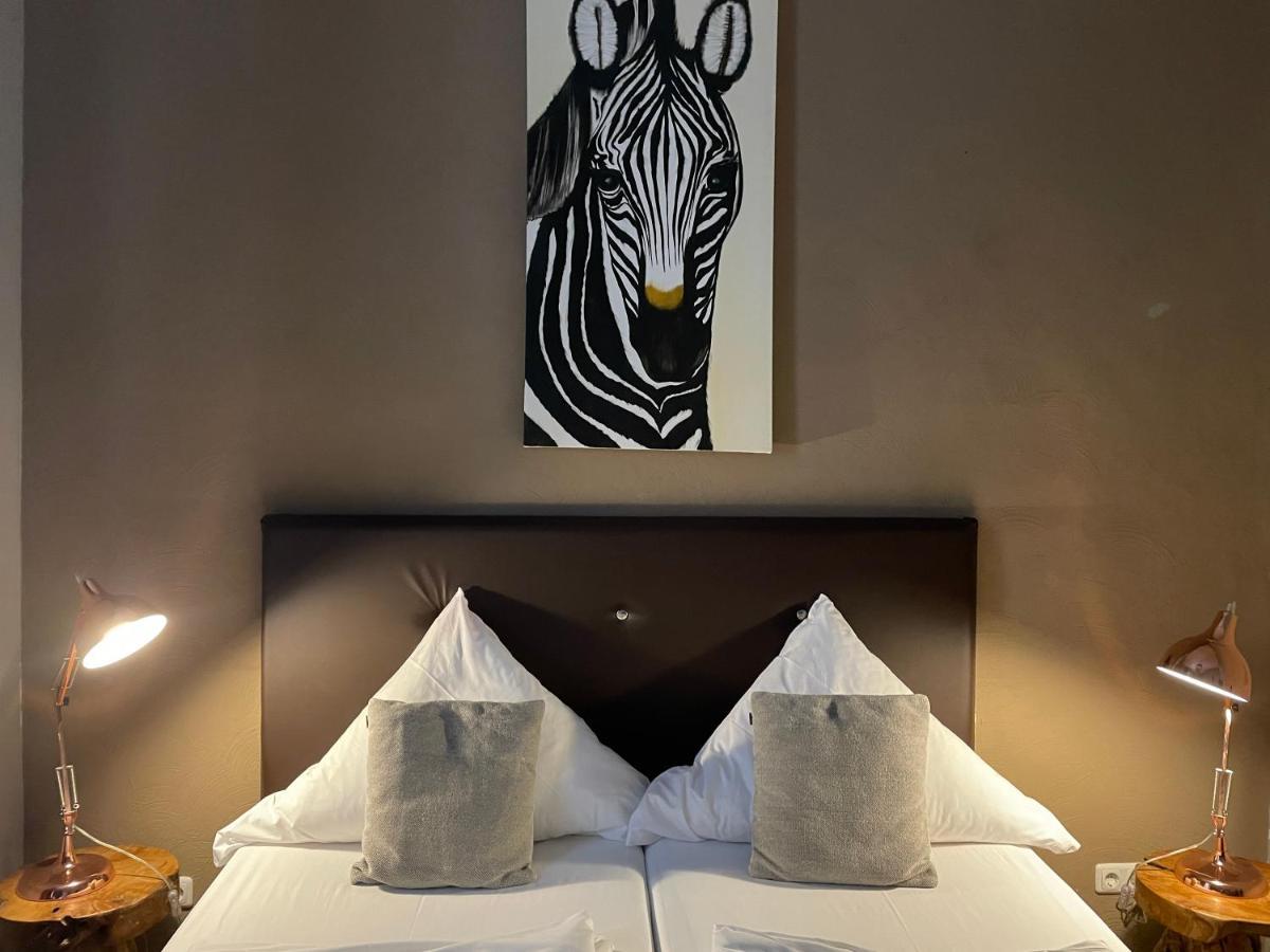 Hotel Am Volksgarten Дюселдорф Екстериор снимка